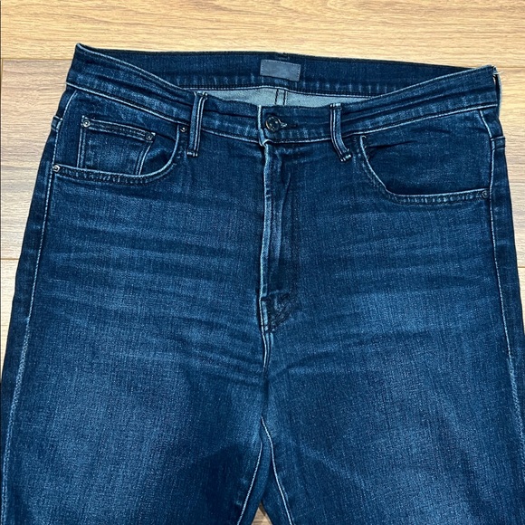 Mother The Insider Crop Step Fray Jeans in Movin On Up Size 31 - Picture 7 of 16